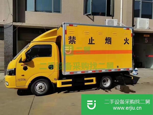 寧夏出售二手3.2米易燃液體危險品廂式運輸車