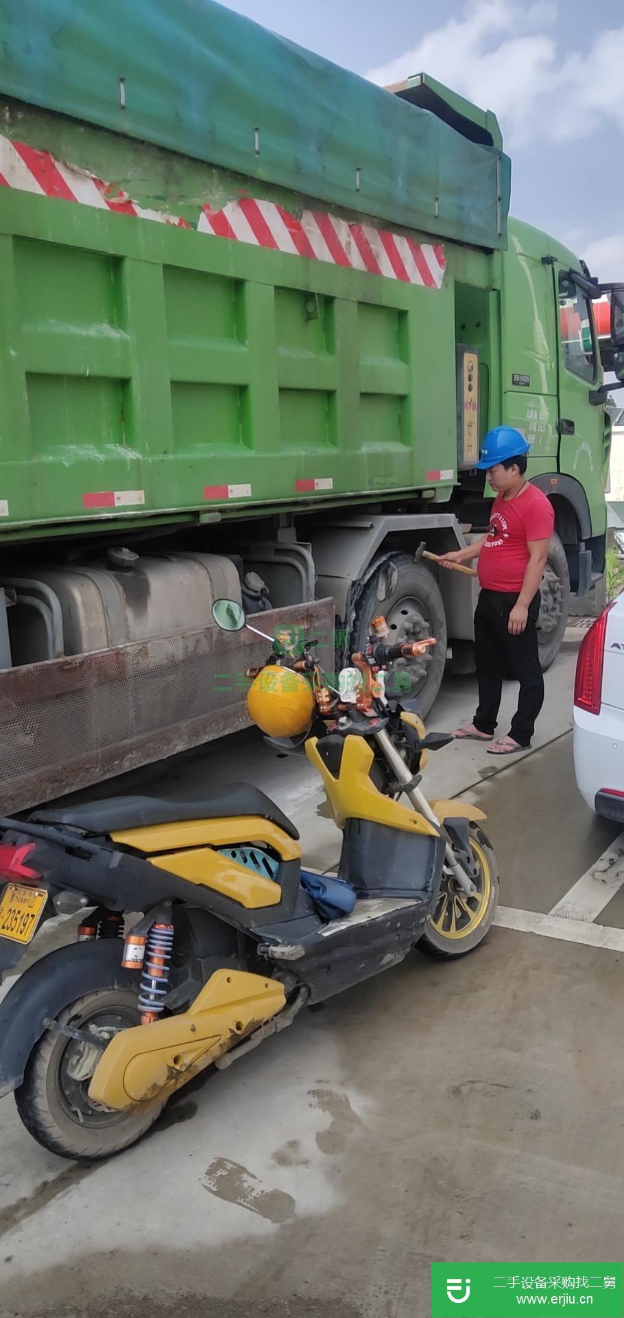 浙江出售二手重汽豪沃400馬力自卸車