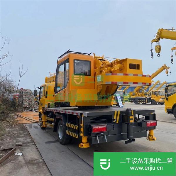 山東出售二手徐工10噸130馬力國六吊車