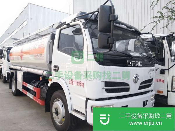 重慶出售二手5噸油罐車萬里揚6檔變速箱軸距3800mm玉柴150馬力國五發(fā)動機