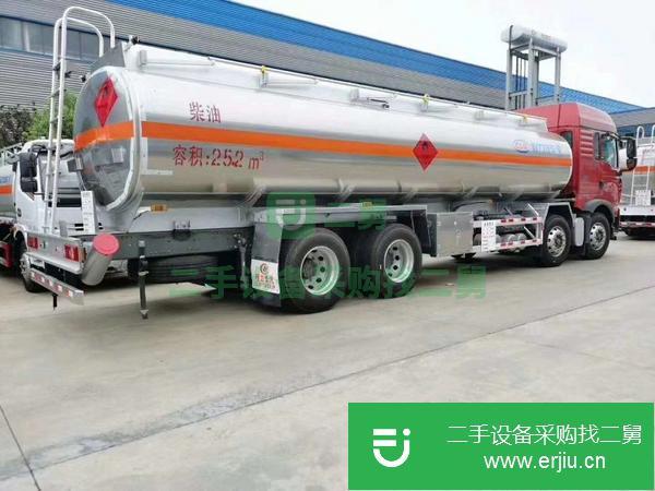 山西出售二手25.2方20噸重汽豪沃前四后八鋁合金油罐車德國曼340馬力