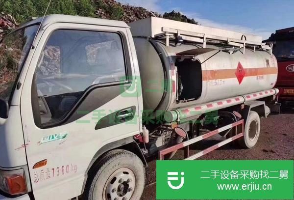 安徽出售二手危險品油罐車行駛4萬公里