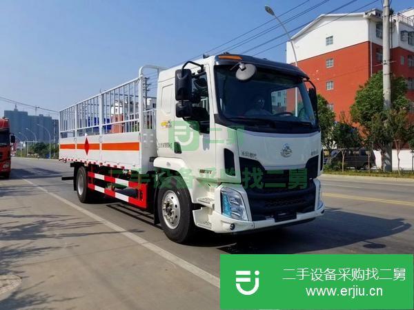 河南出售二手易燃氣體危險品廂式運輸車可分期付款