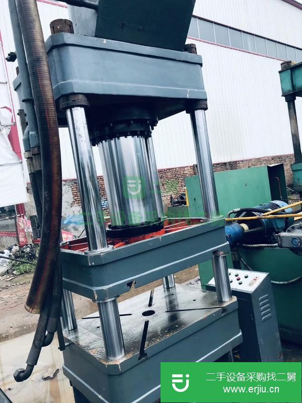 河北出售二手小臺面250噸快速四柱液壓機九成新