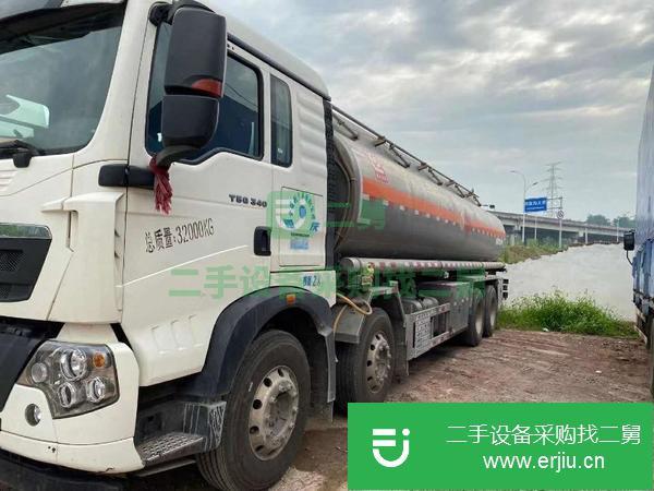 湖北出售二手重汽前四后八鋁合金油罐車