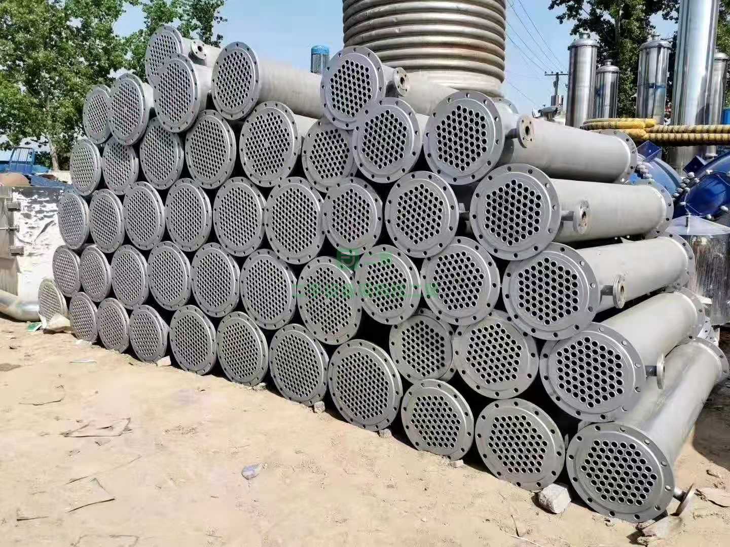 出售鈦材冷凝器，一萬一平方，耐高溫，低溫。