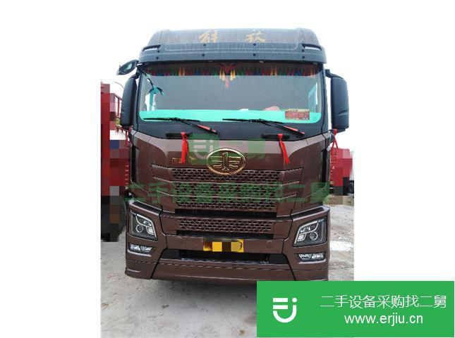 四川出售二手青島解放JH6前四后八460馬力國五倉柵式載貨車