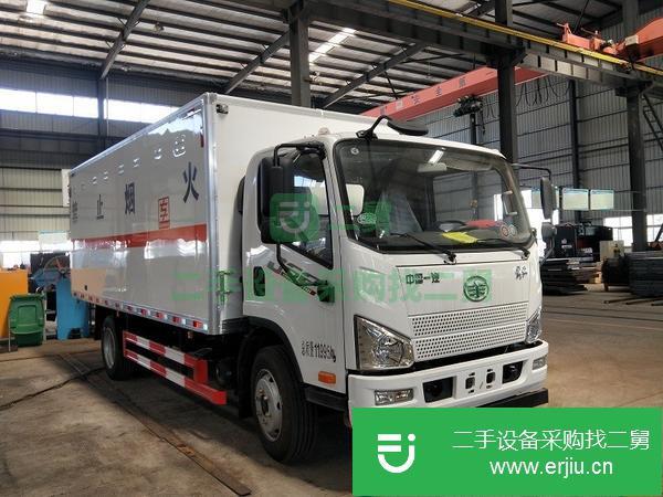 江蘇出售二手國六解放J6F5.2米危險(xiǎn)品廂式運(yùn)輸車包上戶可分期
