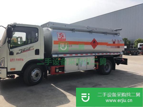 江蘇出售二手解放10.1立方油罐車包上戶