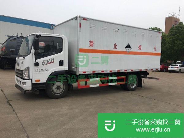 天津出售二手單橋10噸廢機油危險品運輸車