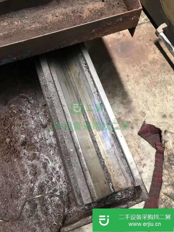 重慶出售二手1.6x3米精密龍門銑床，銑頭電機7.5千瓦