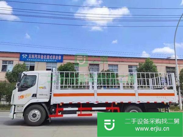 云南出售二手東風柳汽9類倉欄廂式運輸車