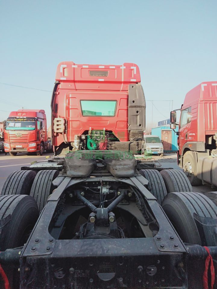 出售19年的一汽解放J6p國五排放460馬力牽引車