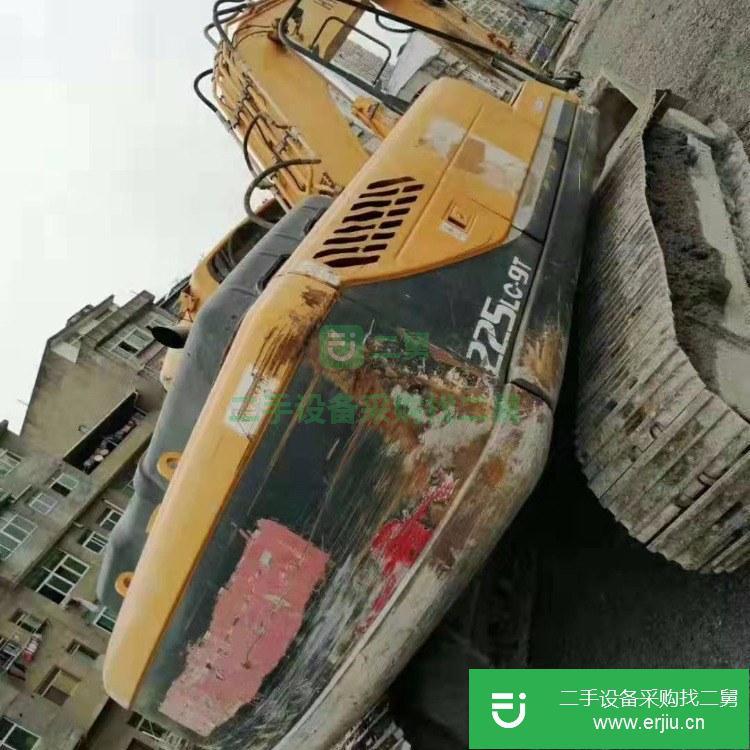 上海出售11年二手現(xiàn)代225-9T挖掘機(jī)