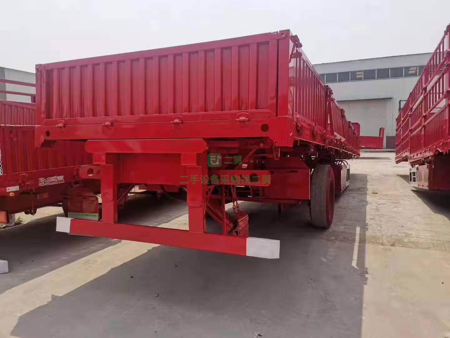 出售長13米?2.55標車側翻寶鋼材質半掛車