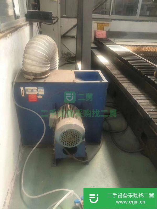 廣東出售二手楊力700瓦ipg激光器3015單臺面切割機