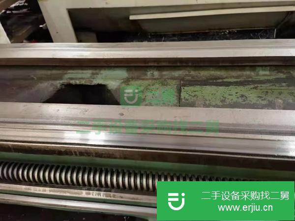 廣東出售二手普通車床一臺,10寸卡盤,配件齊全,尾項中孔徑80,導軌距離750