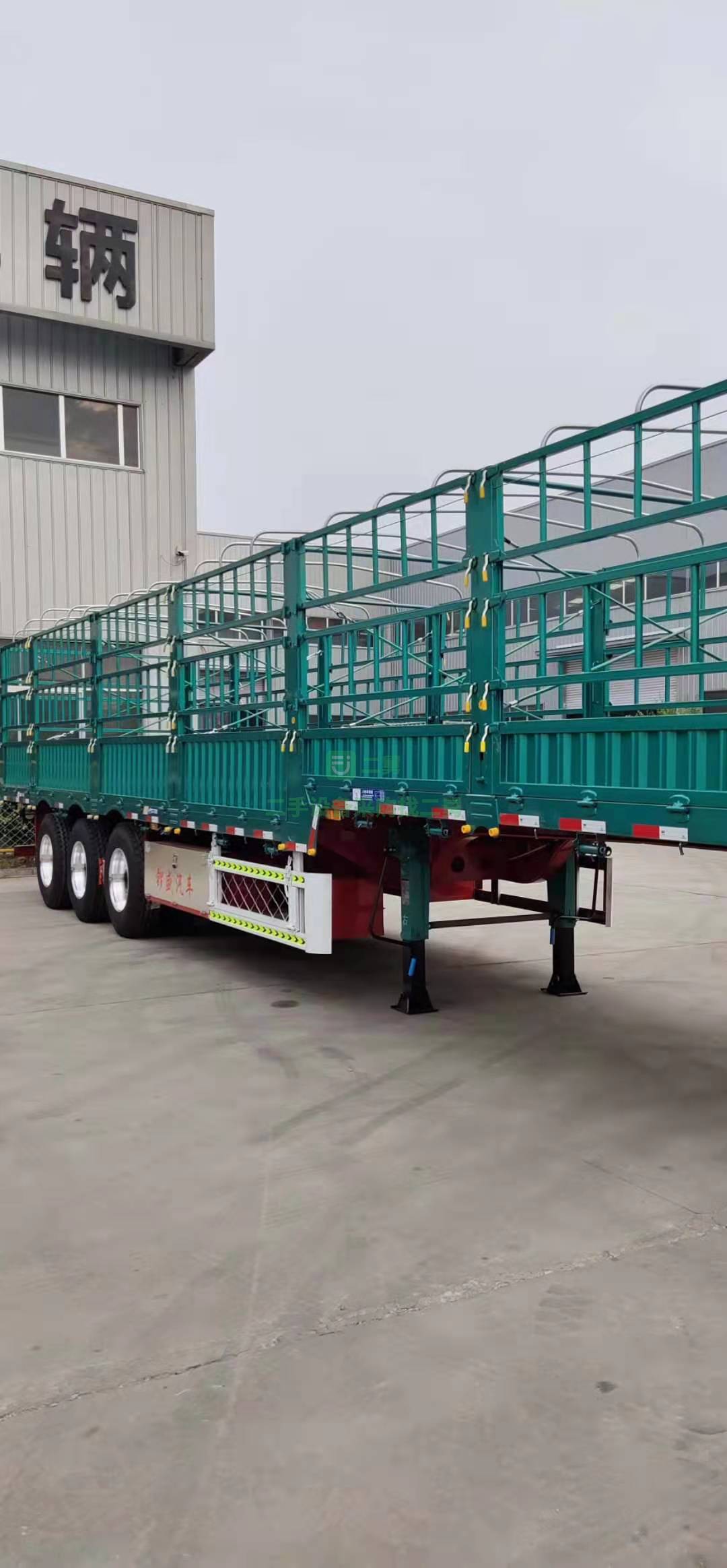 出售長13?寬2.55米花籃高低板半掛車，高度可隨便選，板簧橋，板簧戶