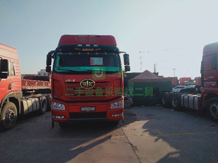 出售19年的一汽解放J6p國五排放460馬力牽引車