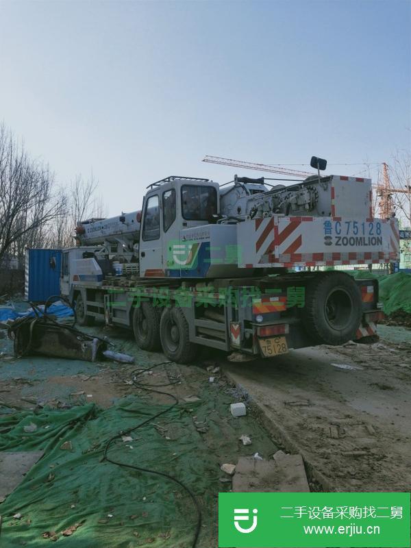 山東出售二手中聯(lián)25v5吊車(chē)原車(chē)原版,無(wú)大小任何事故,手續(xù)齊全