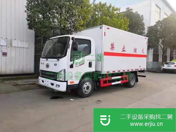 廣東出售二手藍牌解放易燃液體箱式貨車