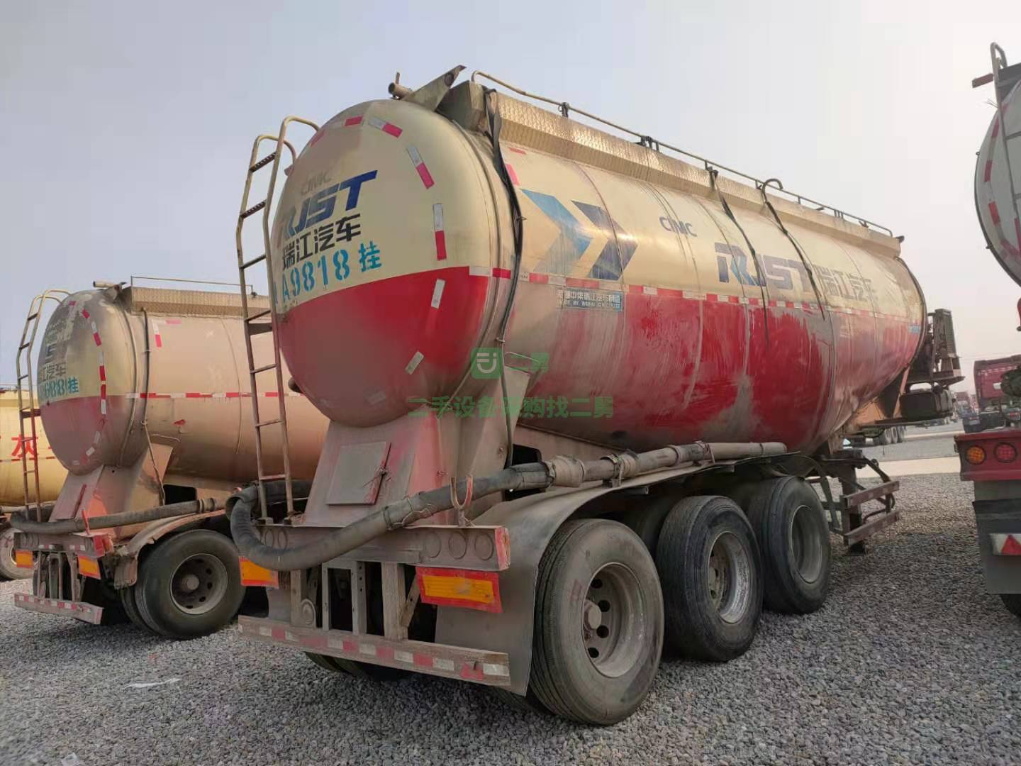 出售17年底中集瑞江38方輕量化散裝水泥罐車