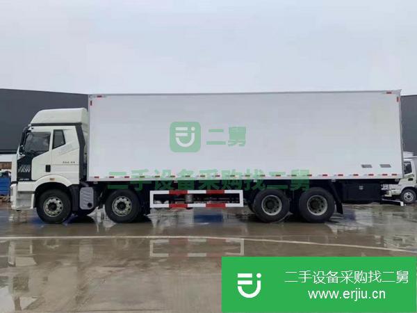 湖北出售二手解放J6P9.6米前4后8460馬力冷藏車