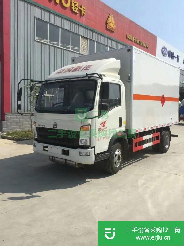 甘肅出售二手重汽易燃固體廂式運(yùn)輸車分期包上牌