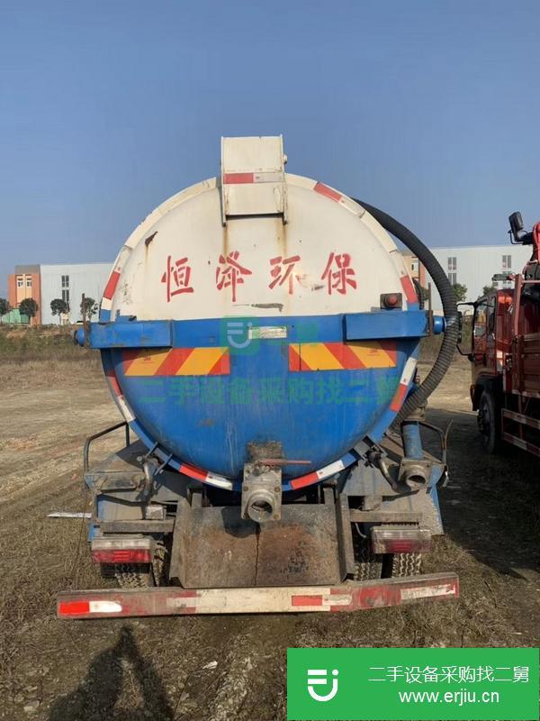 湖北出售二手17年10月朝柴156馬力8方吸污車(chē)