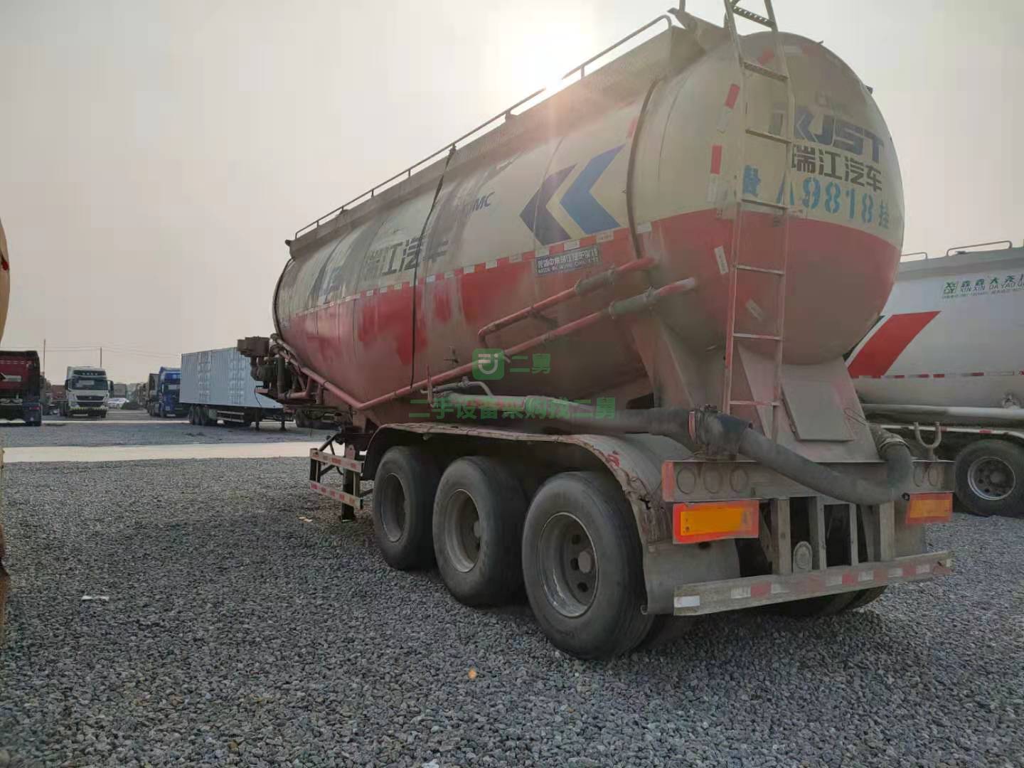 出售17年底中集瑞江38方輕量化散裝水泥罐車