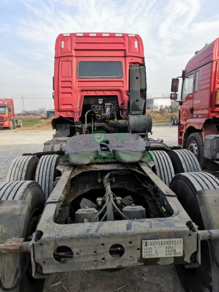 急售兩年兩個月，德龍400馬力牽引車.車況精品，輪胎九成新