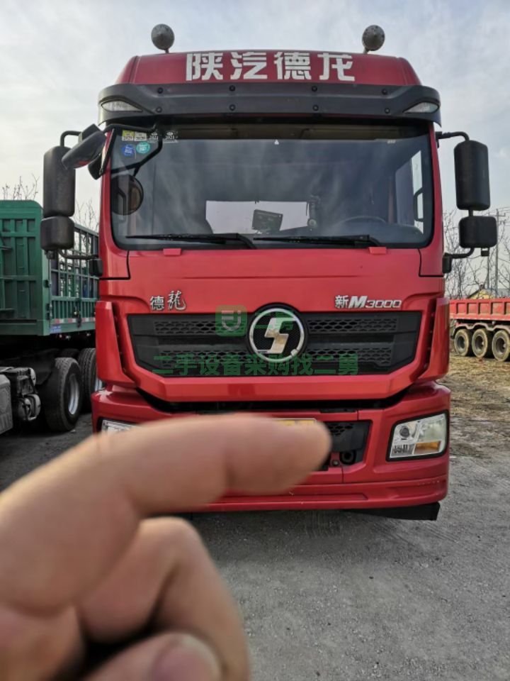 急售兩年兩個月，德龍400馬力牽引車.車況精品，輪胎九成新