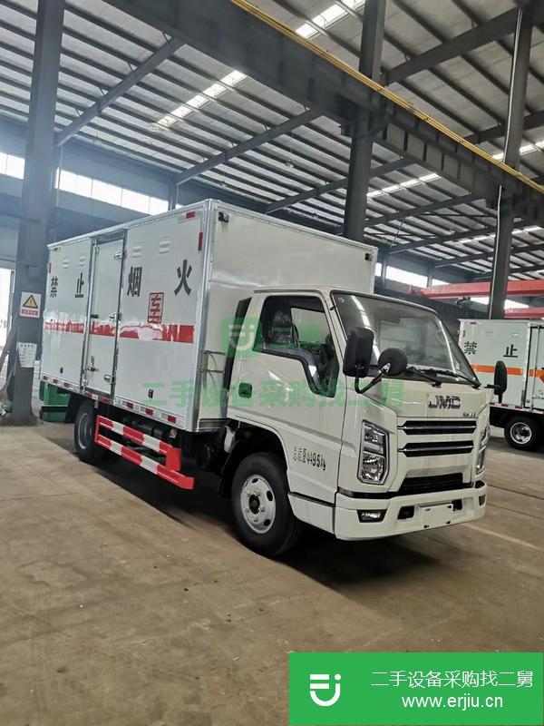 湖北出售二手9類危險品廂式運輸車國六排放江鈴116馬力柴油發動機