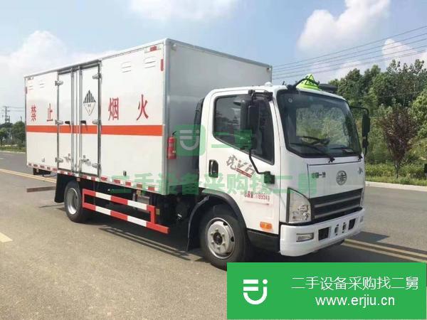安徽出售二手江鈴4米2腐蝕品廂式運(yùn)輸車