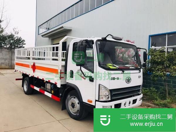 湖北出售二手解放氣瓶運輸車軸距3300濰柴110馬力發動機