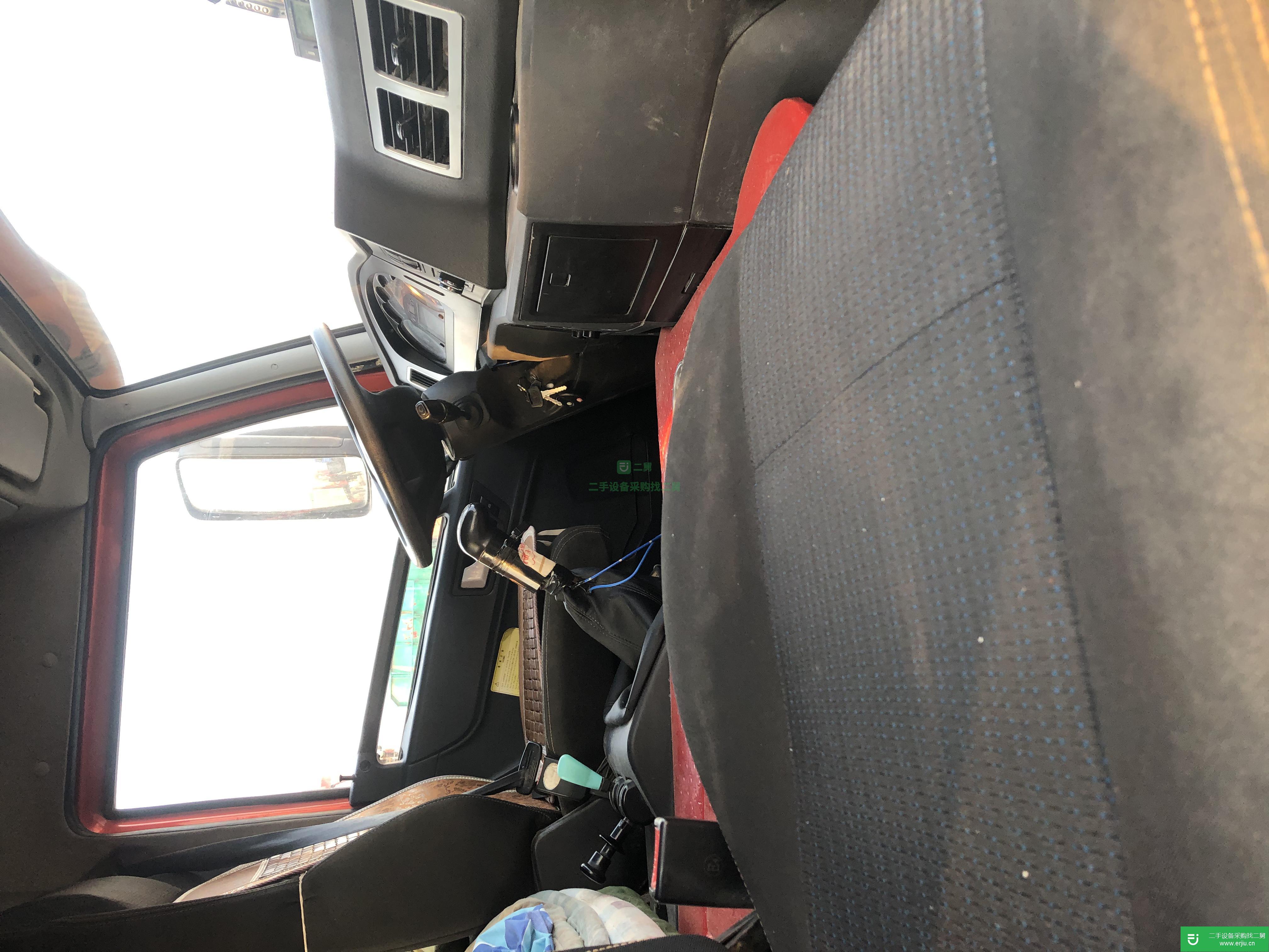 山東出售二手青島解放375馬力半掛車
