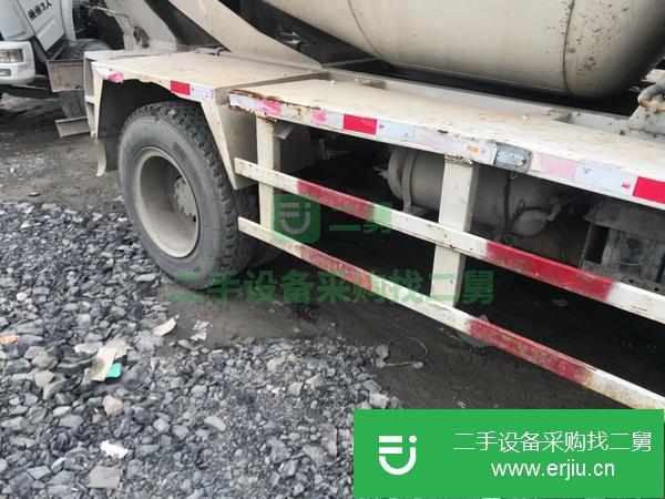 廣西出售8方華康國五攪拌車手續齊全，輪胎九成新，東方百合上裝