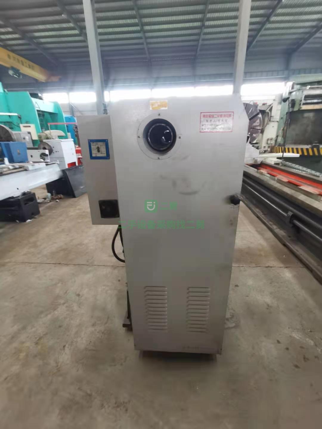 出售一臺車床：二手機床產地：安徽雙龍機床制造有限公司型號：CW61125