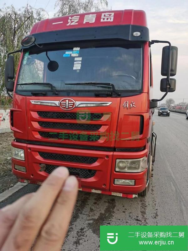 河南出售解放牽引車，375馬力國五濰柴法士特變速箱，兩年八個月全保險，原車原版車況精品