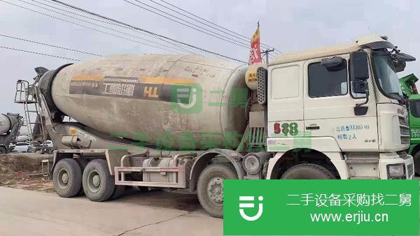 湖北出售二手17年國五德龍底盤鴻達上裝攪拌車