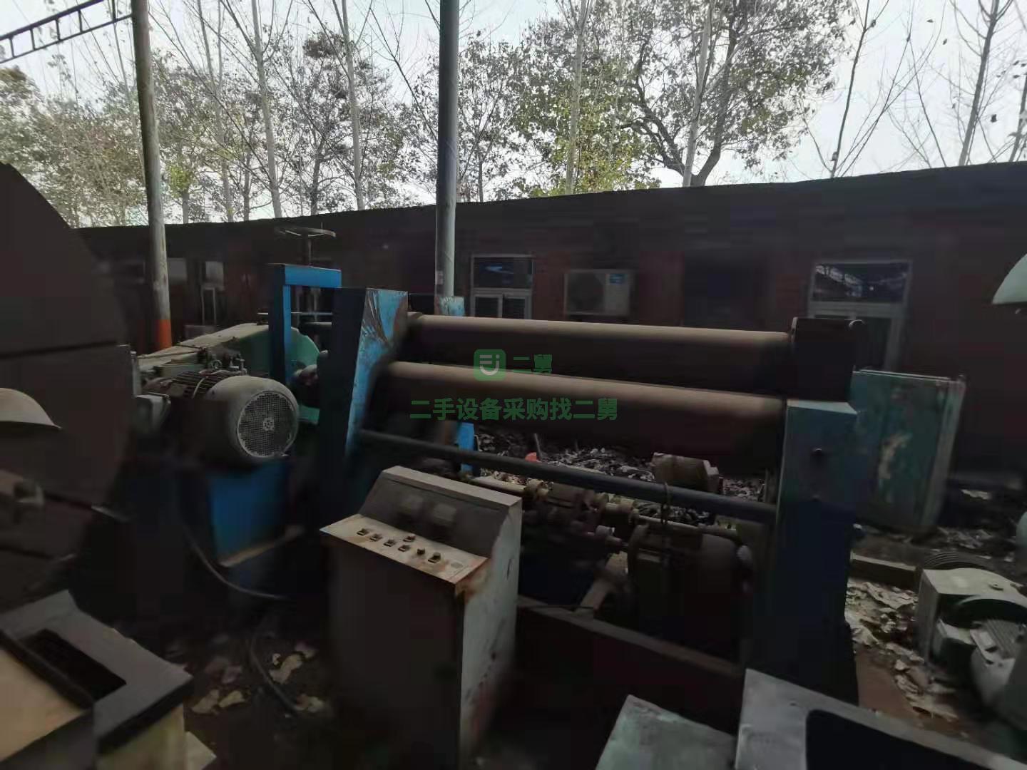 出售一臺卷板機:二手卷板機產地：遼陽鍛壓機床有限公司