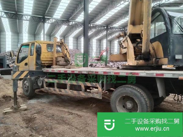 山東出售二手11年柳工八噸四節臂汽車吊