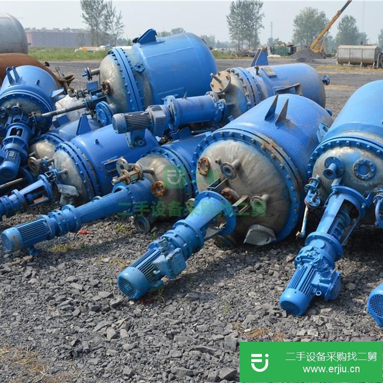 山東出售二手5噸搪瓷反應(yīng)釜