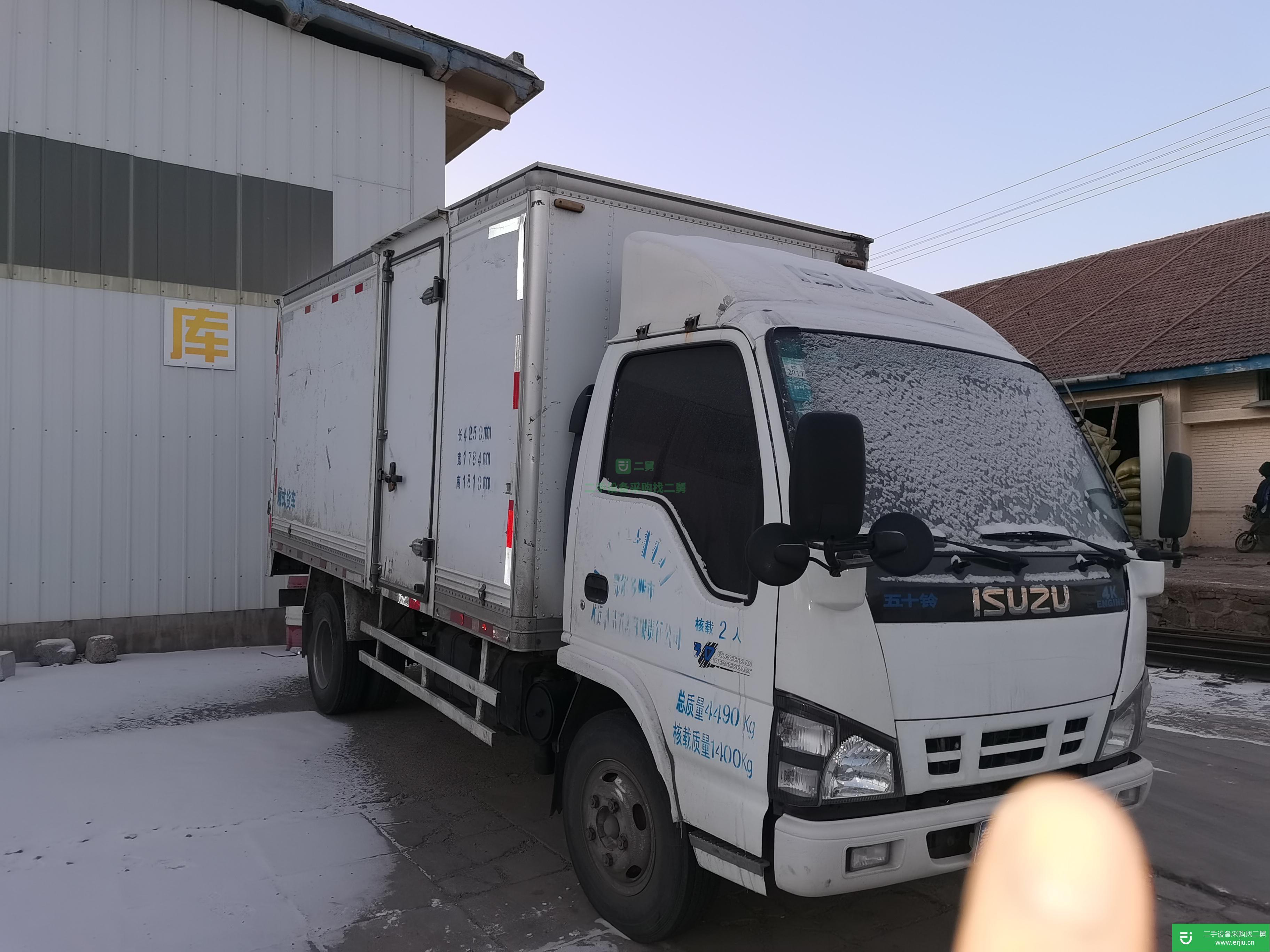 內蒙古出售二手五十鈴130馬力國五箱式貨車