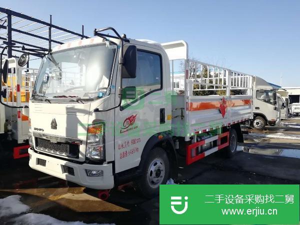 陜西出售二手4米2馬槽式氣瓶運輸車