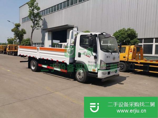 廣西出售二手9.6米危險品廂式運輸車