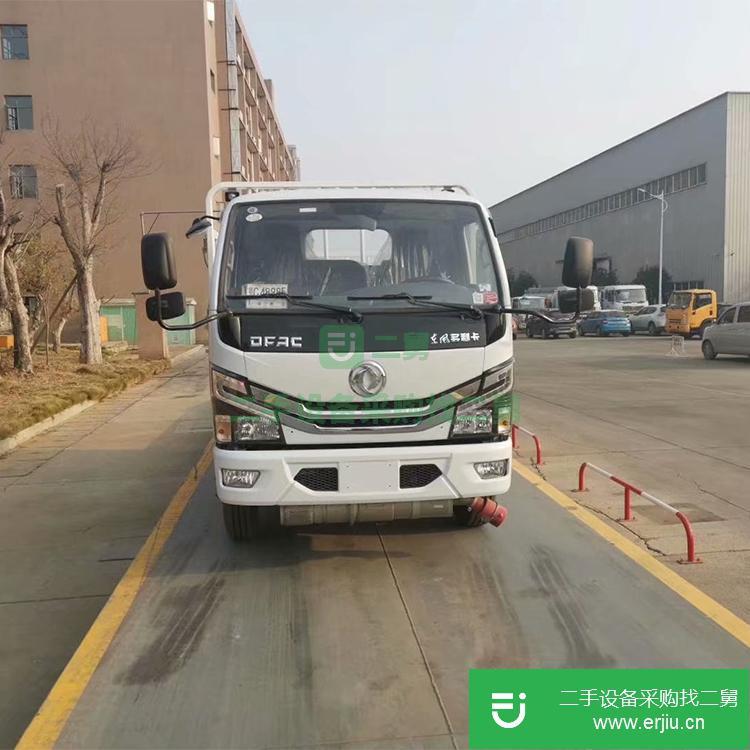 湖北出售二手危險品東風多利卡廂式運輸車