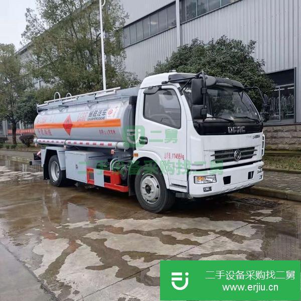 四川出售二手東風(fēng)多利卡8噸油罐車朝柴發(fā)動機(jī)