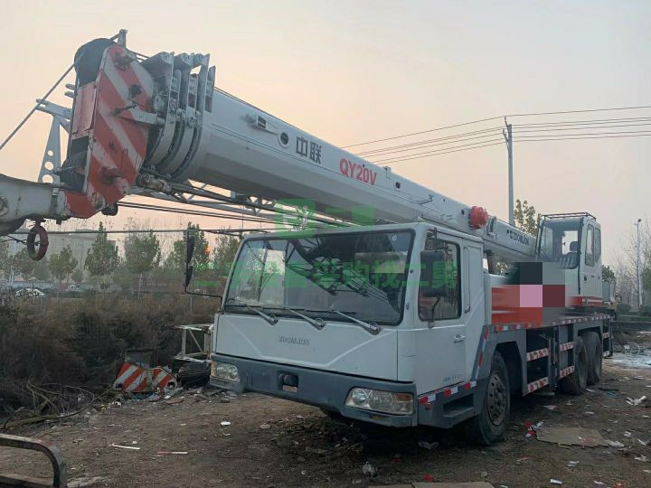 出售精品中聯20V吊車，手續齊全，電腦正常