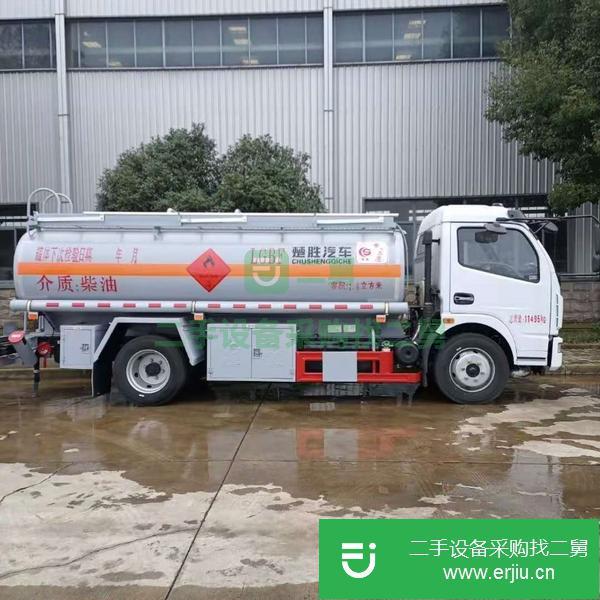 四川出售二手東風(fēng)多利卡8噸油罐車朝柴發(fā)動機(jī)